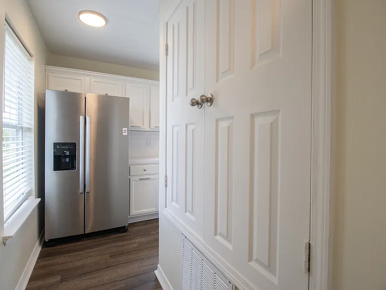 420 Richmond Dr — Photo 8
