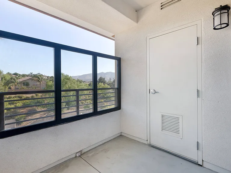 Metro Gateway Apartment Homes — Photo 38