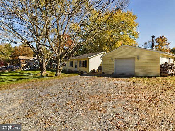 4th image of 249 Black Walnut Dr