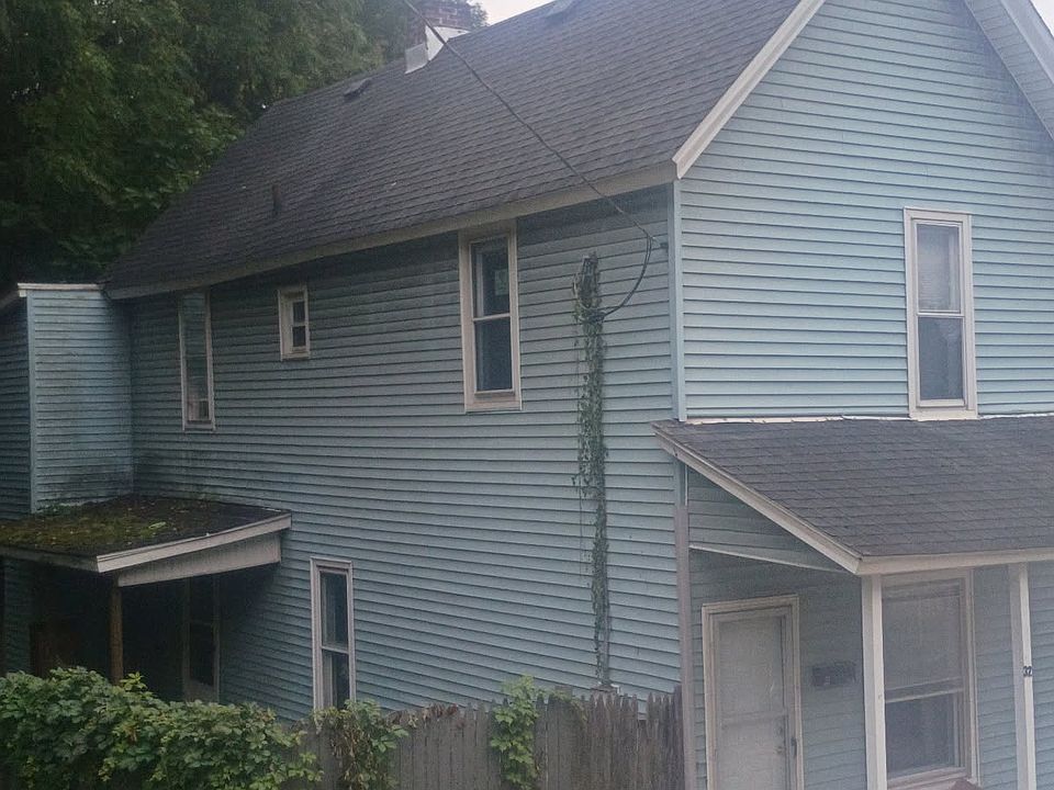 2nd image of 32 English St
