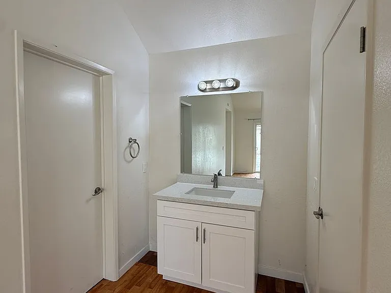 1422 Eagle Ct — Photo 25