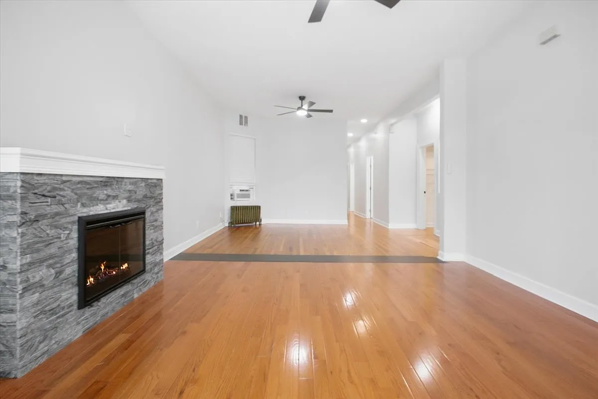 3 bed, 2.0 bath, $3,000 — Photo 3
