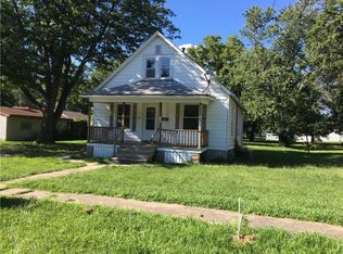 304 W Dewitt St, Pana, IL 62557