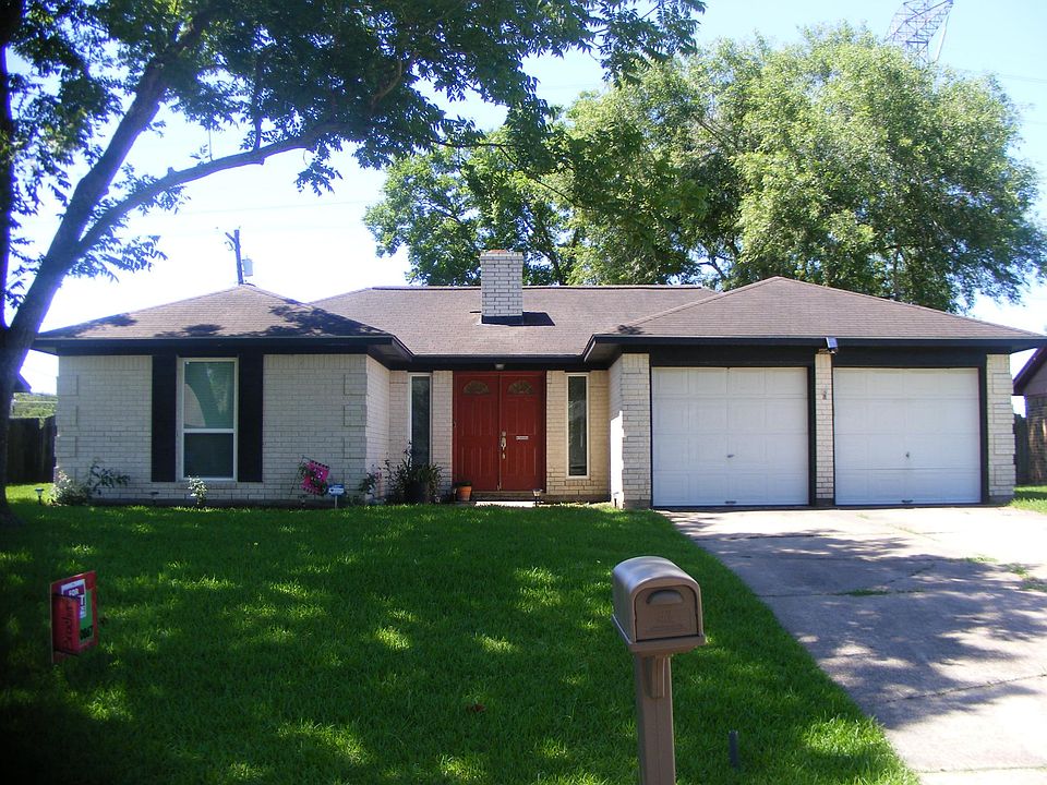 1st image of 2315 Kingsway Dr