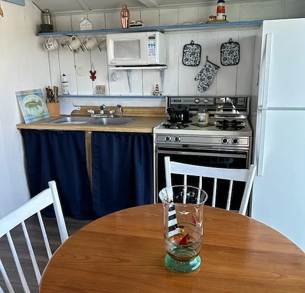 28 Seconsett Point Rd #C — Photo 8