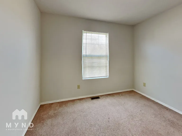 1305 S Marseilles Ave — Photo 14