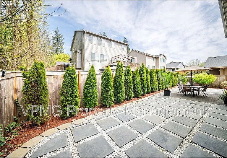 4704 NE 109th St — Photo 36