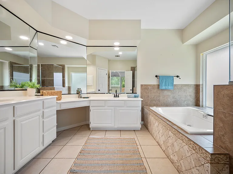 10912 Grassmere Ct — Photo 14