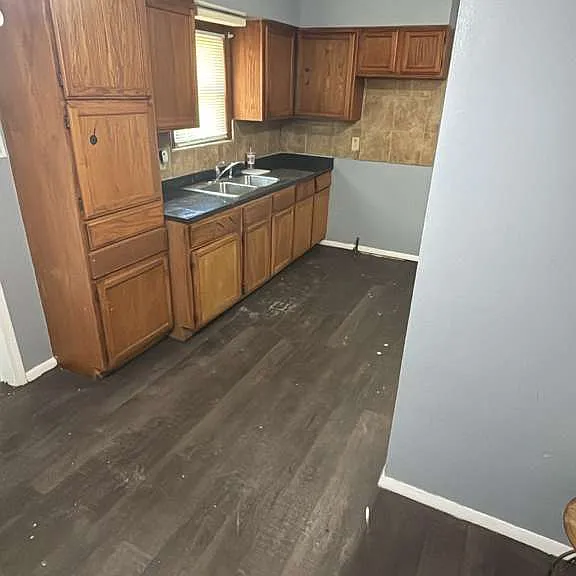 5554 Dalewood Ave — Photo 2