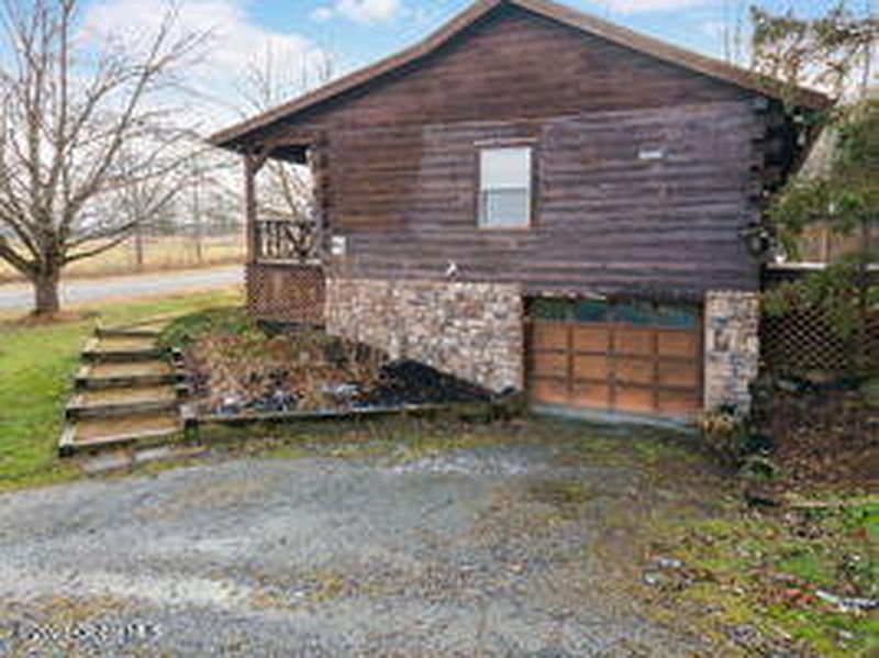 5th image of 695 Saddlemire Hill Road