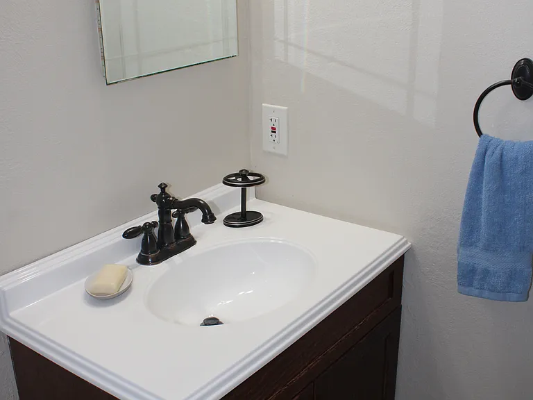 1216 Maywood Ln — Photo 16