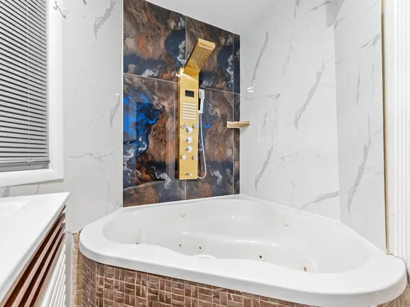 99 West 50th Street image 12 of 44