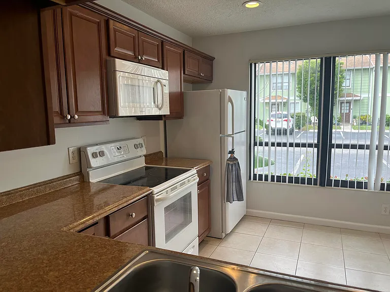 796 Hill Dr #A — Photo 3