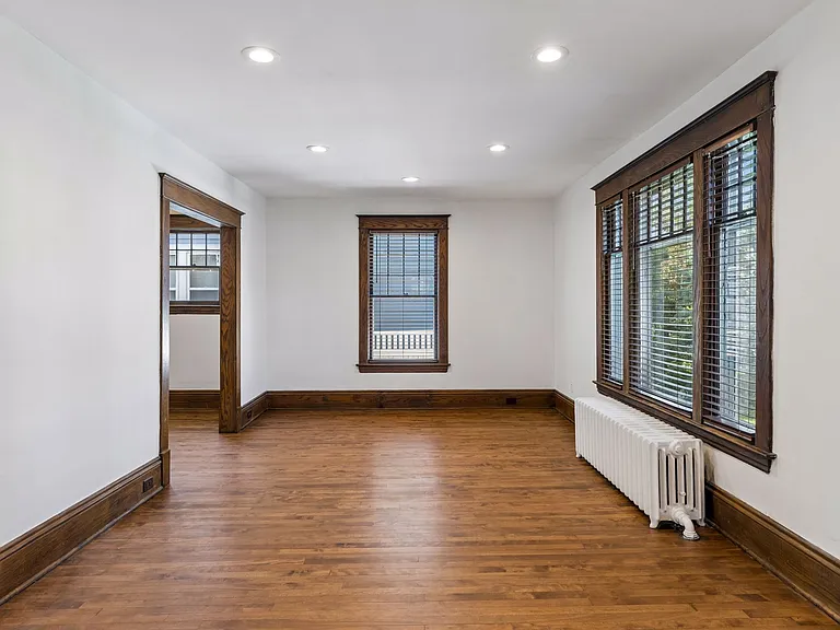 3329 Dupont Ave S — Photo 5
