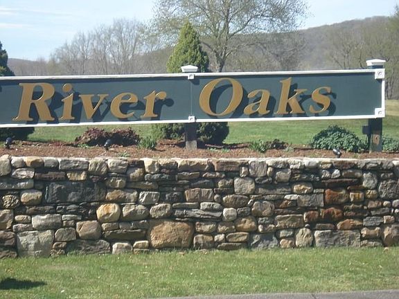 River Oaks Golf Community