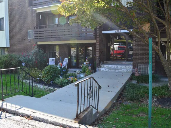 1575 Creekside Rd APT A20, Whitehall, PA 18052
