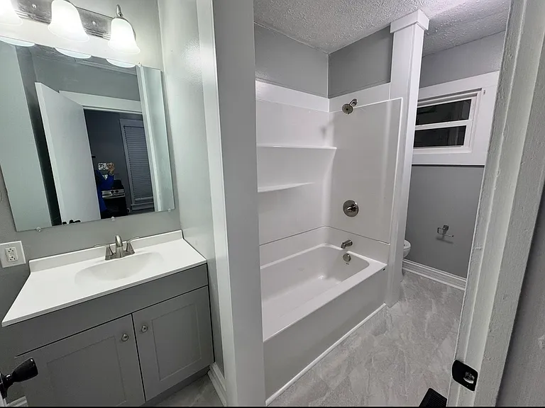 626 N 6th St #C — Photo 4