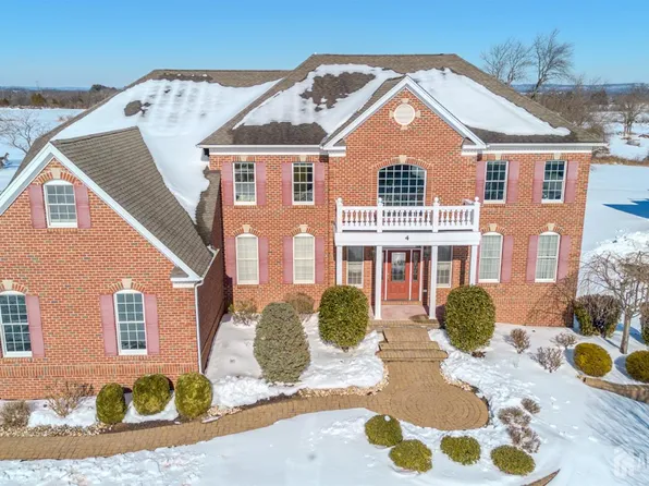 4 Heitz Ln, Hillsborough, NJ 08844