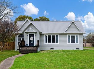 1901 Franklin Ave, Bonham, TX 75418