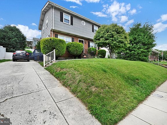 3rd image of 4412 Buchanan Ave
