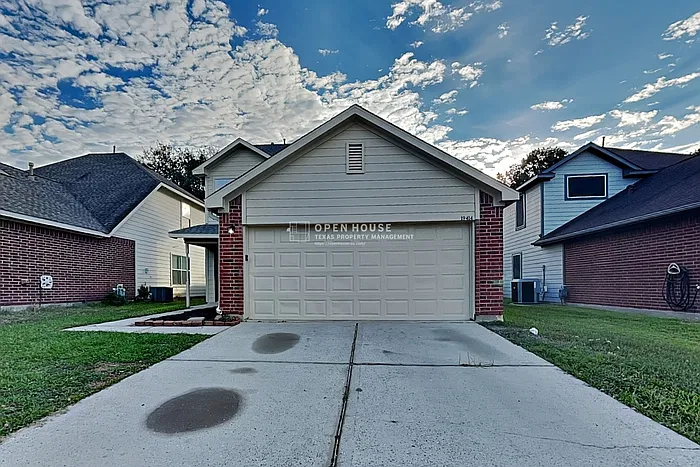 3 bed, 2.5 bath, 1344 sqft, $1,725 — Photo 1