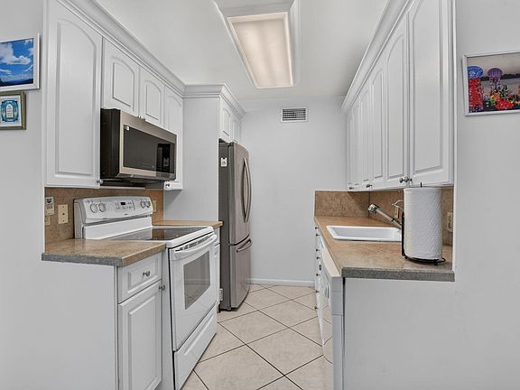 3rd image of 2025 Cornwall B