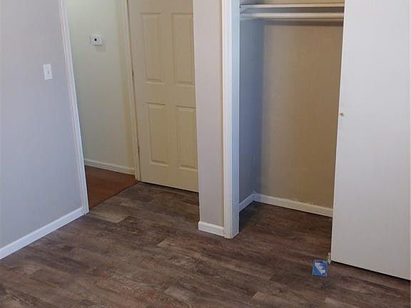 5th image of 7427 & 7429 Englewood Ln