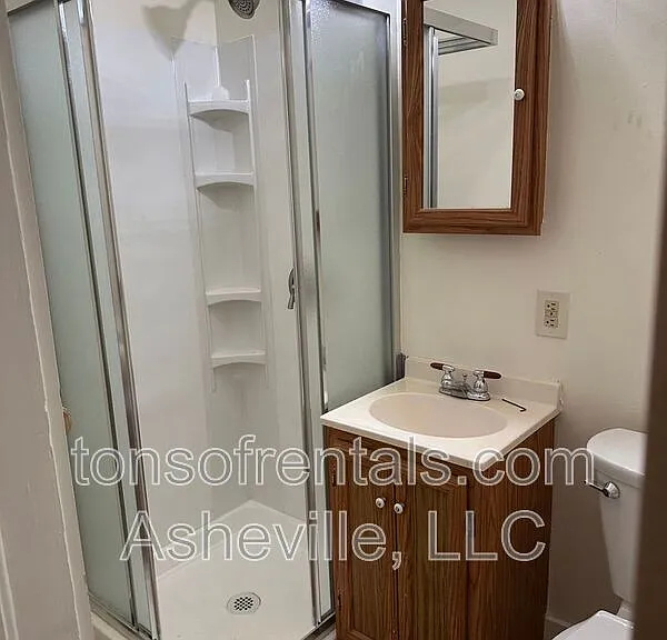 1809 Windsor Dr — Photo 12