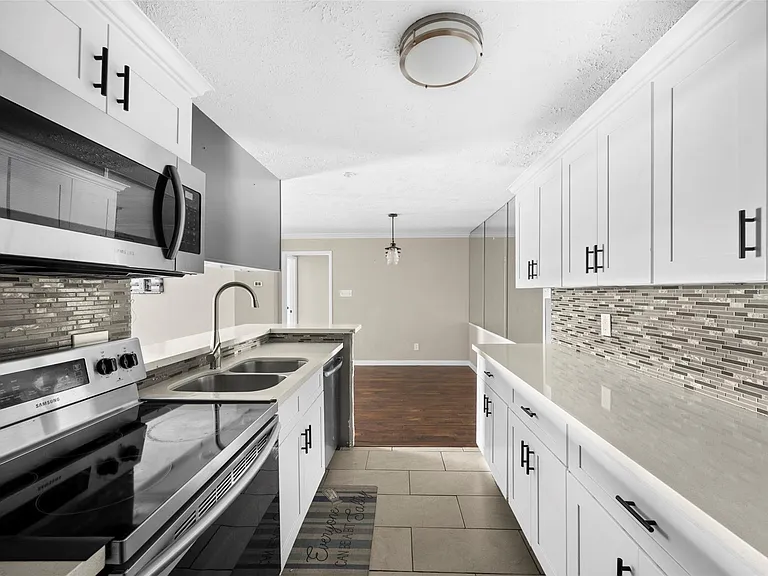 10673 Braes Bend Dr — Photo 7