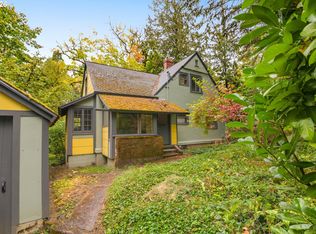 8220 SW Canyon Dr, Portland, OR 97225