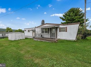 27 Trailer Rd, Ringtown, PA 17967