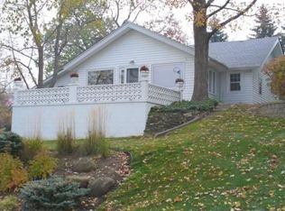 2820 Knollcrest Dr, Burlington, WI