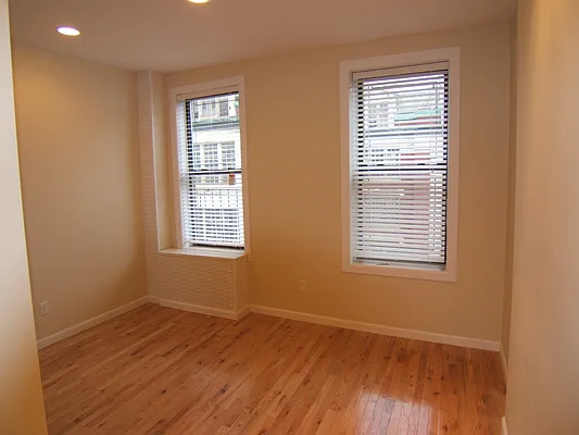 Rented by Joel Weisz, LREB | media 2