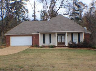 765 Forest Woods Dr, Byram, MS 39272