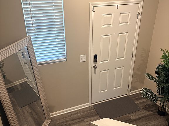 3rd image of 188 Swindon Dr