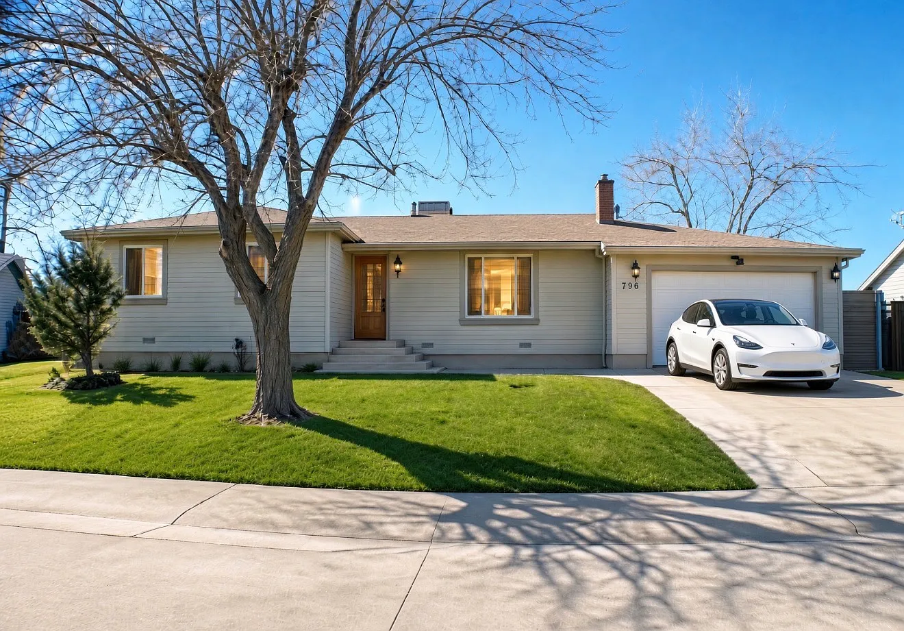 3 bed, 1296 sqft, $2,800 — Photo 1