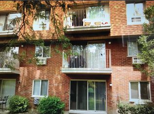 1 Villa Verde Dr APT 102, Buffalo Grove, IL 60089