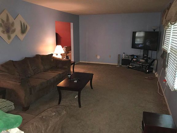3rd image of 136 Meadow Ln