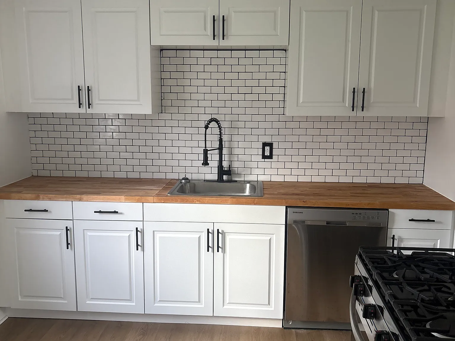 2 bed, 1.5 bath, 1152 sqft, $1,300 — Photo 2