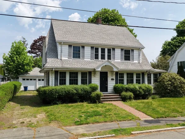 9 Cedar St, Marblehead, MA 01945