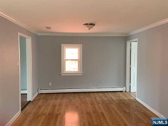 5th image of 214 William St