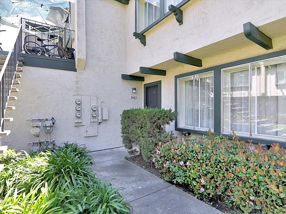 3rd image of 1031 Clyde Ave APT 1903
