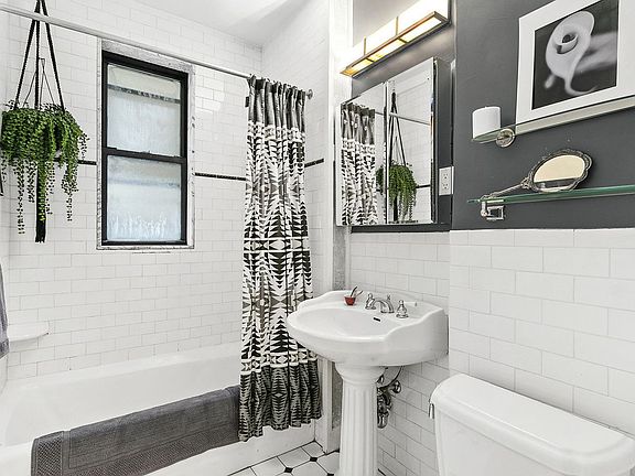 4th image of 2138 Broadway #6B