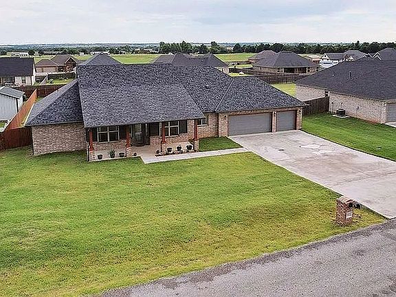 2nd image of 7622 NE Highland Hills Dr