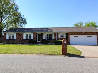 103 Charlotte Dr, Sikeston, MO 63801