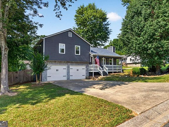 2nd image of 4983 Hunters Cove Dr
