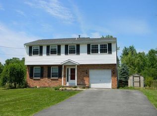 5945 Farrington Rd, Cicero, NY 13039