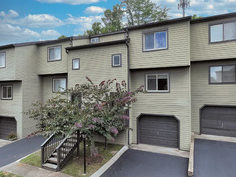 215 Summit Ridge Dr — Photo 61
