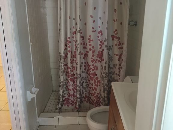 4th image of 3837 Holiday Lake Dr