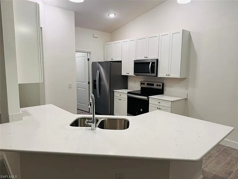 3418 26th St SW — Photo 3
